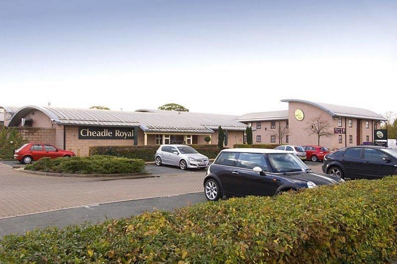 Premier Inn Manchester 치들 외부 사진
